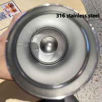 Vente en gros de bouteille d'eau portable en acier inoxydable 316 chaude et froide à double paroi de sport de qualité alimentaire avec logo personnalisé avec poignée et couvercle