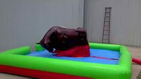 Vente en gros personnalisée Location Défi Enfants Rodéo électrique Bull Ride Jeu Simulateur de scène de tauromachie Équitation Adultes Taureau mécanique