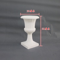 Accessoires de mariage : Colonne romaine, guide de route, pot de fleurs en plastique doré, plateforme en T, déguisement