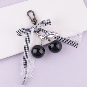 Porte-clés léger personnalisé en forme de cœur de cerise pour la fête des Mères, avec pendentif en dentelle florale et ruban, crochet en forme de cœur, en métal de style dessin animé - Product Image 2