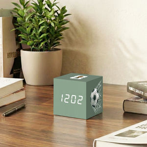 <span class=keywords><strong>Reloj</strong></span> Despertador <span class=keywords><strong>Digital</strong></span> Inteligente <span class=keywords><strong>de</strong></span> Madera con Forma <span class=keywords><strong>de</strong></span> Cubo, Pequeño, para Mesa <span class=keywords><strong>de</strong></span> Noche, Decoración <span class=keywords><strong>de</strong></span> Oficina, Regalo <span class=keywords><strong>de</strong></span> Recuerdo <span class=keywords><strong>de</strong></span> Fan Zone, para Dormitorio - Product Image 5