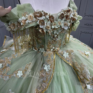 Vestidos de Quinceañera Verde Salvia con Dorado para Niña, con Lentejuelas, Plisado, Hombros Descubiertos, Estilo Princesa Verde Lsmu132 - Product Image 4
