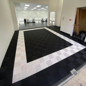 Hochwertige PVC-Klickfliesen für Garagenböden – Rutschfest, Langlebig, Einfache Installation für Autowaschanlagen & Aufbereitungsbetriebe, Direkt vom Hersteller - Product Image 5