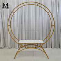 Canapé rond en métal doré à deux places, ensemble de chaises royales, banc de mariage avec coussin, décoration de scène pour événements et fêtes MILE Factory