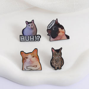 Huh What Cat Broche Esmalte Pins Dibujos animados Angry and Arrogant Kitten Meme Broches Bolsas Solapa Insignia Joyería Regalo para Cat Lover - Product Image 3