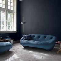 Canapé moderne incurvé capitonné en vente chaude, ensemble de sièges profilés, meubles de salon rembourrés pour appartement et hôtel