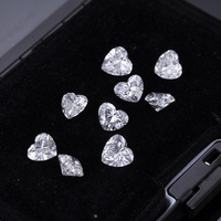 Beyaz HPHT gevşek sentetik taşlar 3x3mm ~ 4.5x5mm DEF VS kalp kesim Melee Lab yetiştirilen elmas