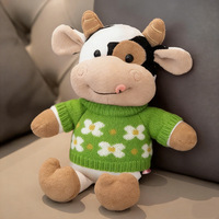 Üretici Özel Tasarım Kawaii Karikatür Sevimli İnek Bebek Özelleştirilmiş Peluş Doldurulmuş Hayvan Oyuncakları, Pençe Makinesi için Kıyafetli veya Süveterli