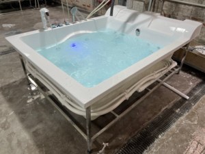 Bañera <span class=keywords><strong>de</strong></span> Hidromasaje Inteligente Moderna HG <span class=keywords><strong>de</strong></span> 77 Pulgadas <span class=keywords><strong>para</strong></span> 2 Personas, con TV Integrada <span class=keywords><strong>de</strong></span> 17 Pulgadas, Altavoz Bluetooth y Luz LED Subacuática, Bañera <span class=keywords><strong>de</strong></span> Masaje <span class=keywords><strong>Spa</strong></span> - Product Image 6