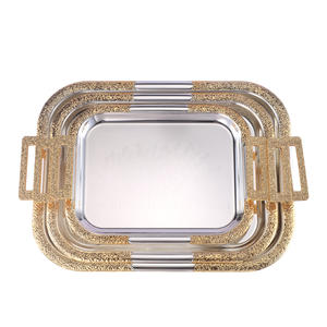 Transport facile des aliments et des boissons, plateaux de service modernes et élégants en métal - Product Image 2