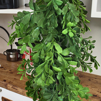Décoration d'intérieur en gros : Plante artificielle de buis en rotin suspendue verte pour l'intérieur