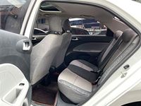 Дешевые подержанные автомобили на продажу: Kia Pegas 2020, белый, 1.4 л, автомат, левый руль, бензин, седан