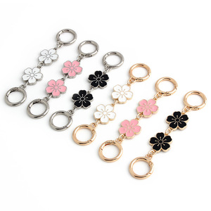 Connettore in metallo smaltato a forma di fiore per estensore <span class=keywords><strong>tracolla</strong></span> borsa, mini ciondoli di lusso vintage, accessori fai da te di design, all'ingrosso - Product Image 1
