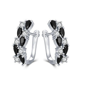 Elegantes Pendientes Huggie Chapados en Oro Blanco con Circonita Negra y Circonita Redonda con Engaste de Garra para Mujer, Joyería de Fiesta, Estilo Moderno - Product Image 1