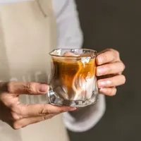 Nouvelle conception – Tasse à thé en verre coloré créatif de 200 ml, style européen torsadé irrégulier, idéale pour le café, le petit-déjeuner et le lait