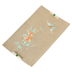 Tapis à thé rectangulaire en tissu brodé à la main avec pompon et motif papillon pour service à thé, isolation thermique et décoration de table - Product Image 5
