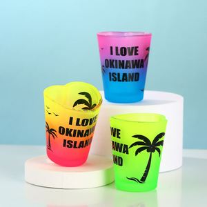 Souvenirs de voyage tropicaux personnalisés, souvenirs uniques, verres à shot multicolores - Product Image 1