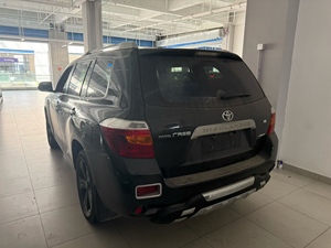 Toyota <span class=keywords><strong>Highlander</strong></span> 2.7 Turbo AWD <span class=keywords><strong>5</strong></span> Sièges Intérieur Sombre Régulateur de Vitesse Adaptatif Conduite à Gauche Caméra Arrière 190 000 km Véhicule d'Occasion (2010) - Product Image 3