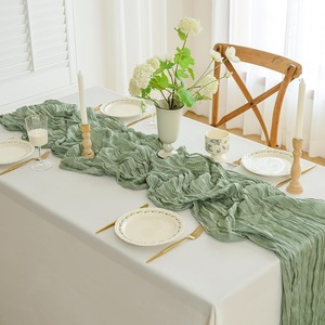 Voile drapé vert olive sauge 10 pieds - Chemin de table en gaze douce pour arche de mariage aux tons terreux, fête prénatale et décoration de jardin - Product Image 1