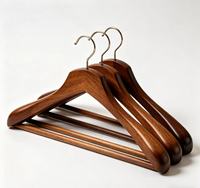 Cintre personnalisable pour magasins de vêtements de luxe, antidérapant, avec logo personnalisé, pour hôtels, en bois de hêtre, avec pince à costume en forme de lotus