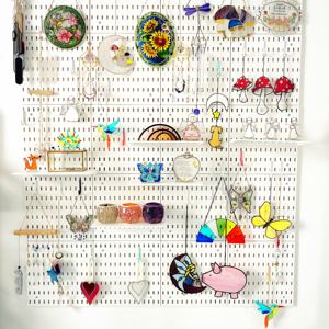 Pequeño perro pequeño gato pequeño erizo por favor adivina quién soy Vidrieras Arco Iris Prisma Ventana Adornos colgantes de pared Suncatcher - Product Image 6