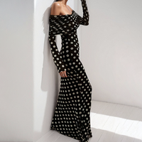 Robe élégante noire à pois, style chic, épaules dénudées, silhouette flatteuse, livraison rapide, tenue de boutique pour événements formels
