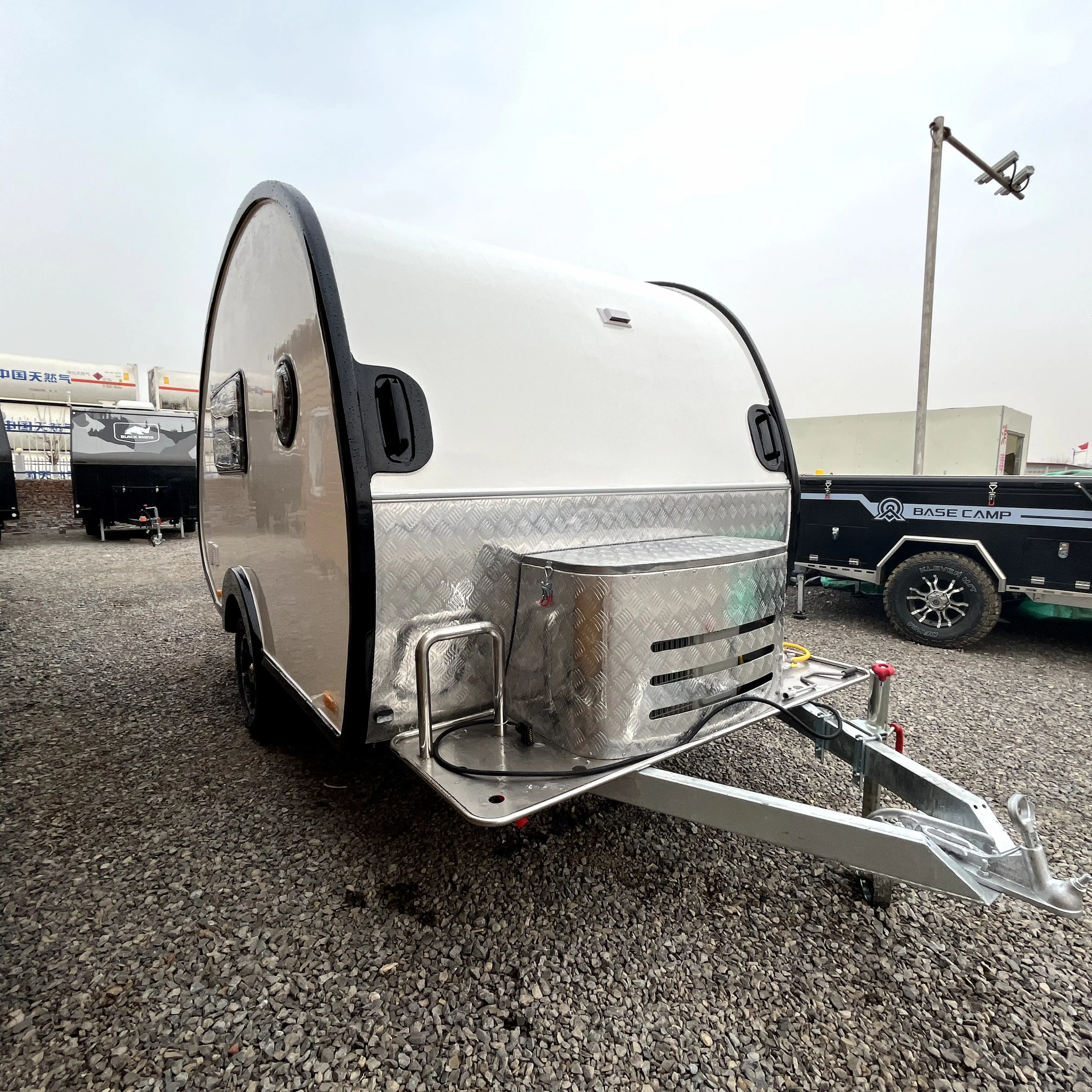 Trailer Fccb Seri Hitam Aluminium Off Road Camping dengan Peralatan Dapur