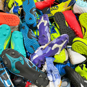 All'ingrosso usato <span class=keywords><strong>scarpe</strong></span> sportive <span class=keywords><strong>da</strong></span> uomo <span class=keywords><strong>di</strong></span> seconda mano <span class=keywords><strong>scarpe</strong></span> <span class=keywords><strong>da</strong></span> <span class=keywords><strong>calcio</strong></span> <span class=keywords><strong>di</strong></span> marca cina <span class=keywords><strong>scarpe</strong></span> <span class=keywords><strong>da</strong></span> <span class=keywords><strong>calcio</strong></span> in <span class=keywords><strong>pelle</strong></span> invernale soletta <span class=keywords><strong>scarpe</strong></span> <span class=keywords><strong>da</strong></span> <span class=keywords><strong>calcio</strong></span> - Product Image 3