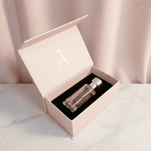 Caja de Regalo Cuadrada Personalizable de Cartón Rígido con Asa y Grabado - Product Image 4