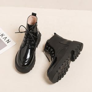 Botines de Cuero con Suela Gruesa, Nuevos Modelos Otoño-Invierno 2025, Botines Cálidos de Charol Negro con Punta Redonda para Mujer - Product Image 4