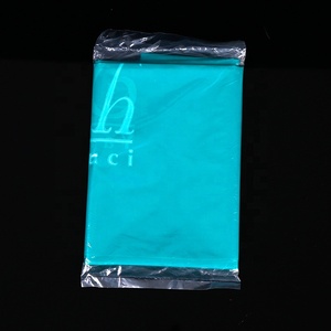 Delantal de peluquero desechable de plástico PE de calidad superior hecho en China <span class=keywords><strong>sin</strong></span> mangas para fines de limpieza - Product Image 2