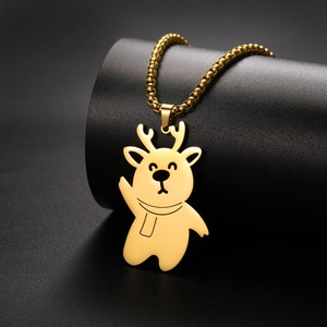 Collier tendance en acier inoxydable plaqué or avec pendentif cerf et elfe pour femme - Product Image 2