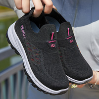 Mocassins d'été pour femmes, semelle extérieure en PVC respirante, confortables à porter toute la journée, design à enfiler, chaussures décontractées idéales pour les mamans