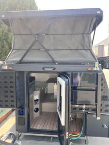 <span class=keywords><strong>Caravana</strong></span> Mini Moderna Ligera con Luz LED, Puerta Trasera Deslizable de Aluminio para Acampar al Aire Libre, Fácil Instalación, Camper para Camioneta - Product Image 4