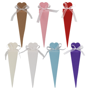 Scatola per Dolci a Forma di Carota Multicolore in Carta Artigianale con Nastro per Decorazioni di Feste di Compleanno e <span class=keywords><strong>Bomboniere</strong></span> - Product Image 1