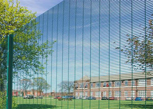 Malla de Alambre Galvanizada en Caliente y con Recubrimiento en Polvo Personalizada, Cerca de Seguridad Antiescalada 358 para Uso en Aeropuertos, Prisiones y Carreteras de Alta Velocidad - Product Image 6