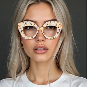 Nouveau design <span class=keywords><strong>femme</strong></span> lunettes bloquant la lumière bleue lunettes à la mode à rayons bleus pour réduire la fatigue oculaire lunettes de myopie décoratives - Product Image 1