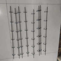 Traverses de dalles pour le soutien des armatures de béton telles que les barres d'armature