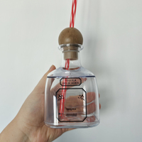 Gobelet à cocktail classique personnalisé de 375ml bouteille de tequila Patrone en plastique personnalisée avec couvercle en liège arc-en-ciel