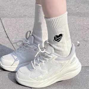 Chaussures légères et douces pour femmes, style <span class=keywords><strong>jogging</strong></span> et marche, baskets blanches pour femmes - Product Image 1