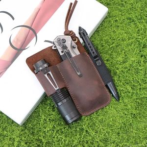 Funda de Cinturón EDC de Cuero Genuino Hecha a Mano, Reciclable, Promocional, Organizador con Portacuchillos, Portaplumas y Soporte para Linterna Táctica - Product Image 3