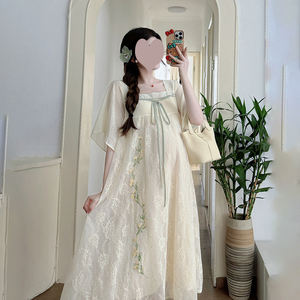 Nouvelle robe de style chinois à manches courtes et <span class=keywords><strong>panneau</strong></span> latéral brodé pour une allure jeune - Product Image 1
