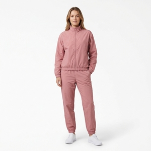 Ensemble streetwear femme couleur rouille : coupe-vent et short, ensemble deux pièces avec fermeture éclair sur le devant, personnalisable - Product Image 6