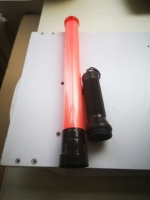 Haute Qualité 54 cm Longueur Clignotant Batterie Sèche Version Led Traffic Baton Rouge Secure Guard Defence Stick