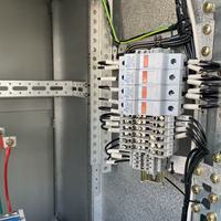 Solutions de Unités de Distribution d'Énergie Préfabriquées en Boîtier pour Transformateurs Époxy de Type Sec et Sous-Transformateurs Compacts 12kV 0.4kV 1600kVA