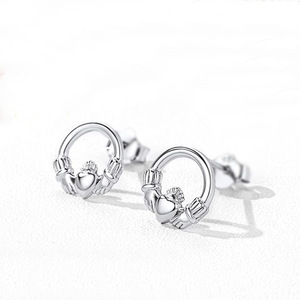 Vente en gros de boucles d'oreilles Cladda Irish Knot en argent sterling 925 pour femmes - Product Image 2