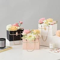 Sacs cadeaux rectangulaires de luxe 18*15*12cm en carton recyclé personnalisés avec logo pour fleurs, bougies et artisanat