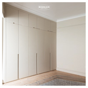 ตู้เสื้อผ้าไม้บานเรียบทันสมัยแบบปิดนุ่มนวล สำหรับห้องนอนในบ้านพักอาศัย พร้อมโซลูชั่นจัดเก็บของแบบกำหนดเอง - Product Image 1