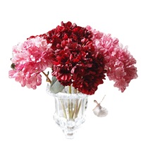 Fleurs d'hortensia en soie style français vintage à bords effilochés, couleur corail peinte à l'huile, décor floral gaufré pour salon