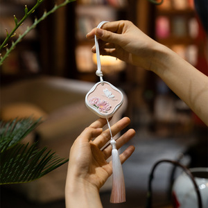 <b>Flower</b> & Butterfly Aromatherapy Pendant Plaster Fragrance Hanging For Home Car 60 90 Days Duration - Product Image 4